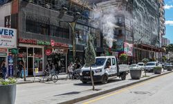Van’da cadde ve sokaklara gül suyu sıkıldı