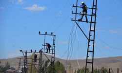 Van'da Elektrik Kesintisi! 5 İlçede Saatlerce Elektrikler Yok!