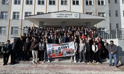 Çaldıran’daki öğrenciler Van'ı keşfediyor