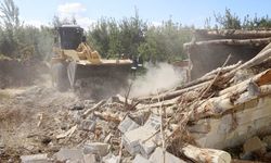 Edremit’te ahırlar kaldırılmaya devam ediyor