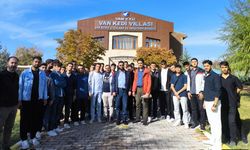 Gençler Van’ın tarihi ve kültürel güzelliklerini keşfetti