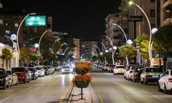 İkinisan Caddesi yeni görünümüne kavuştu