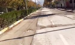 İskele Caddesi’nde yol sorunu sürüyor