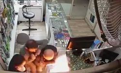 Van’da cep telefonu bataryası bomba gibi patladı! Tamir ustası ölümden döndü