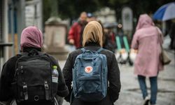 Skandal karar: %95 Müslüman ülkede başörtüsü yasağı