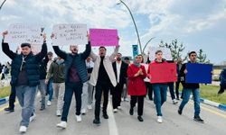Van YYÜ öğrencileri Rojin Kabaiş için yürüdü
