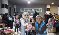 Van’da minik Ahsen, kumbarasını Gazze’ye bağışladı