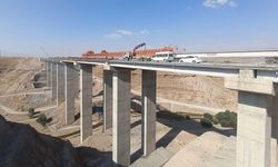 Van’da zorlu virajlar tarih oldu: Çamlık Viyadüğü açıldı