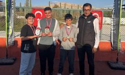 Van’daki tenis turnuvasının kazananları belli oldu