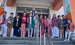 Anne ve çocuklar, kütüphanede masalın büyülü dünyasında buluştu