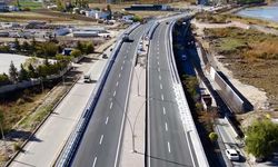 Edremit Çevre Yolu üzerindeki köprülü kavşak açılıyor