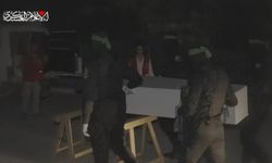Gazze'deki ateşkesin yeni perdesi: Kızılhaç, Hamas'tan esir cesedi aldı