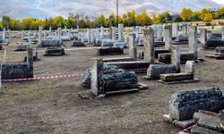 Gevaş Selçuklu Mezarlığı’nda tarih gün yüzüne çıkıyor