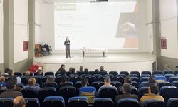 Gevaş’ta kamu personeline bağımlılıkla mücadele eğitimi verildi