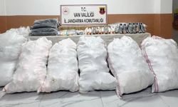 Başkale’de 2 milyon TL’yi aşan kaçak eşya ele geçirildi