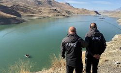 Van Zernek Barajı'nda kayıp genci arama çalışmaları sürüyor
