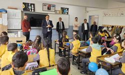 Müdür Nurses’ten Şehit Nurettin Türkmen Ortaokulu ve Karanfil Anaokulu’na ziyaret