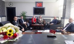 Öğretmenlerden Müdür Aras’a öğretmenler günü ziyareti