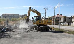 Van Elmalık Yolu’nda yıkım çalışmaları sürüyor