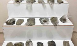 Van’da bir kamyonetin lastiğinde lastiğinde 4 kilo esrar Çıktı