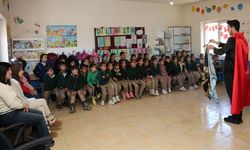 Van’da Hacivat-Karagöz oyunu kırsala taşındı