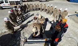 Van’da jandarma personeline enkazda arama kurtarma eğitimi