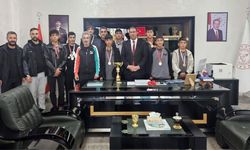 Van’ın hentbol şampiyonlarından, Müdür Nurses'e ziyaret