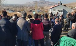 Vanlı Gazeteci Cebrail Temur’un babası Osman Temur son yolculuğuna uğurlandı