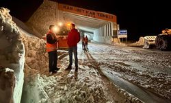 Van Karabet Geçidi’nde karla mücadele