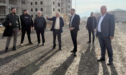 Kaymakam Türkmenoğlu, TOKİ konutları şantiyesinde incelemelerde bulundu