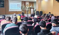Muradiye’de öğrencilere jandarma mesleği tanıtıldı