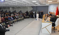 Van'da düzenlenen 'Türkiye'de Barış Nasıl Tesis Edilir?' söyleşisi yoğun ilgi gördü