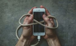 Telefon bağımlılığı sağlığımızı tehdit ediyor!