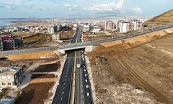 Van Elmalık Yolu trafiğe açıldı
