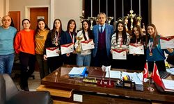 Van Mesut Özata Anadolu Lisesi badmintonda şampiyon oldu