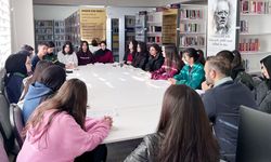 Van’da liseli öğrenciler kitap tahlili etkinliğinde bir araya geldi