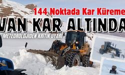 Yollar kapandı, mesai başladı! Van'da 144 noktada kar küreme