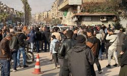 7 ölü, binlerce sivil tahliyede: Halep'te savaş var