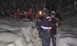 Köy halkı seferber oldu: Çığ altında kalan çoban hayatını kaybetti