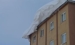 Tatvan’da çatı faciası: 21 yaşındaki Ayşe kar altında can verdi