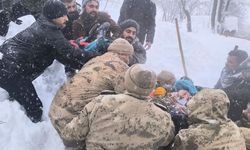 Van’da çığ altında kalan kadın kurtarıldı!