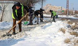 Van’da karla mücadele çalışmaları devam ediyor