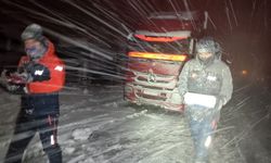 Van’da mahsur kalan vatandaşlara AFAD’dan kumanya desteği