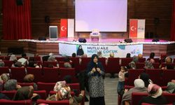Eğitimci Saliha Erdim Van’da konferans verdi!