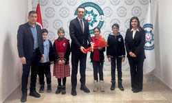 Öğrencilerden Kaymakam Bakan’a anlamlı ziyaret