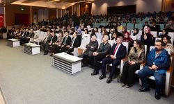 Van YYÜ’de gençlerin dijital güvencesi için kritik panel