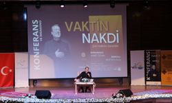 Van’da Ahmet Özhan’dan “Vaktin Nakdi”Konferansı