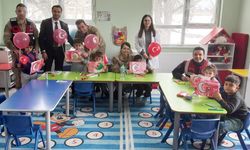 Van’da jandarmadan öğrencilere anlamlı ziyaret