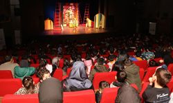 Van’da özel gereksinimli bireyler tiyatro keyfi yaşadı