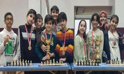 Van’da satrançta çifte gurur